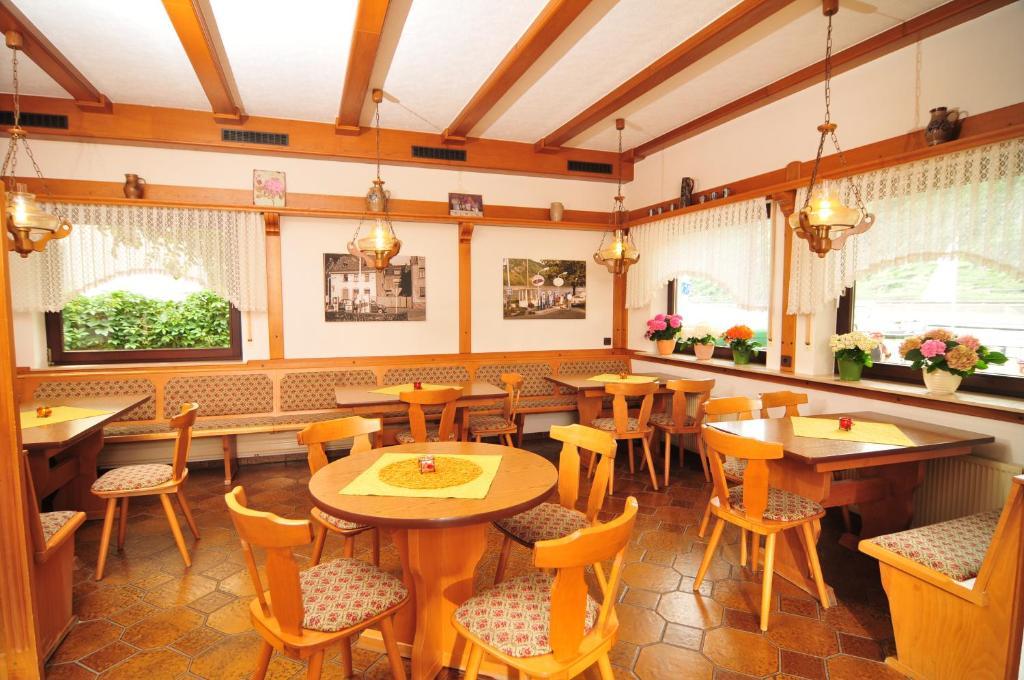Pension / Ferienwohnungen Scheid Kestert Ngoại thất bức ảnh